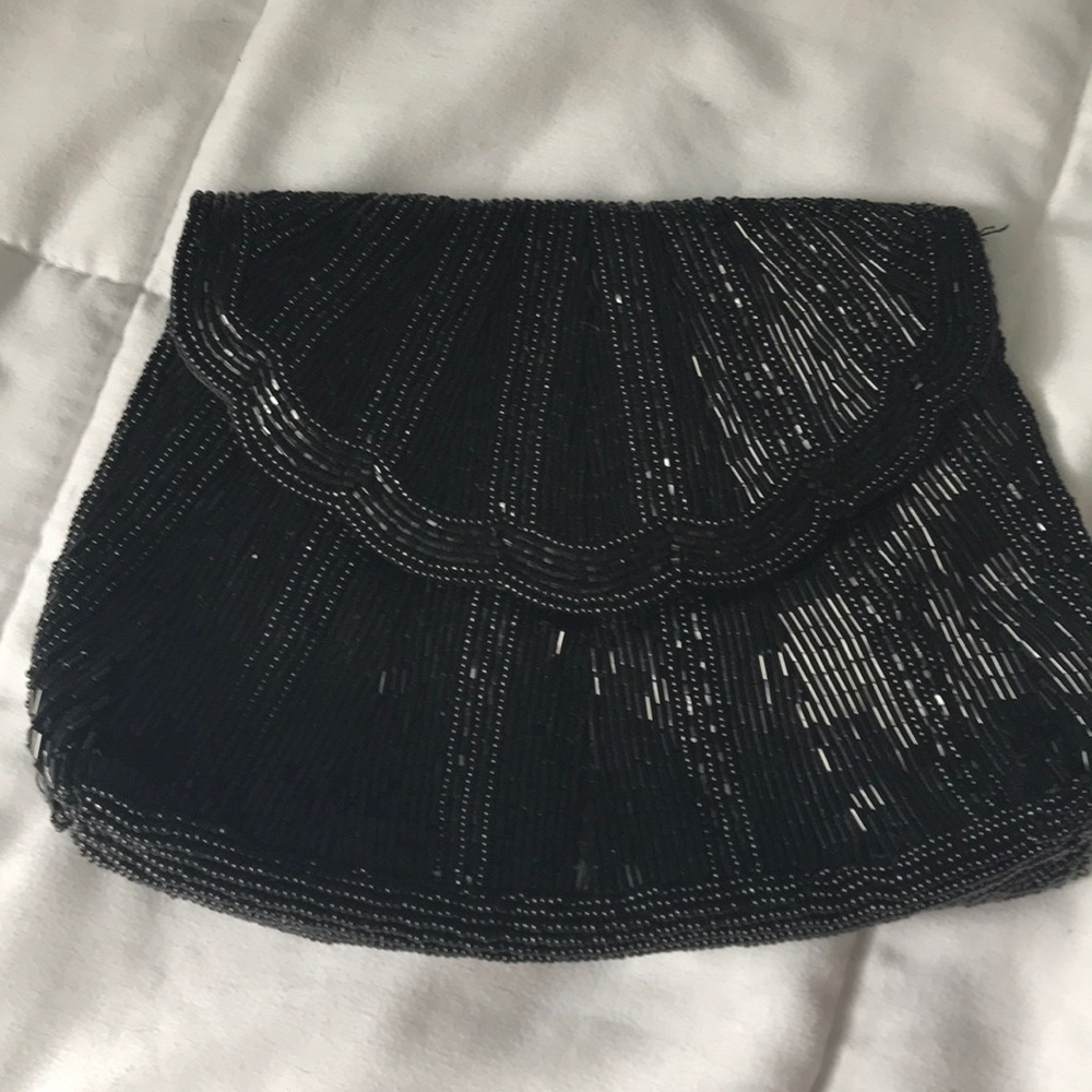 Beaded clutch
